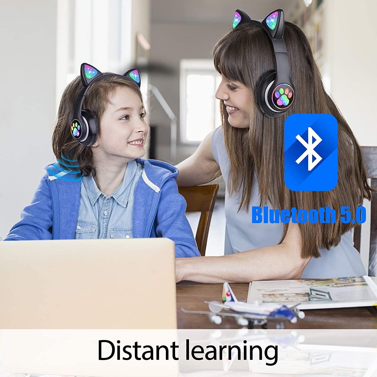 Fun and Stylish Cat Ear Wireless Headphones with LED Lights - Perfect for Kids and Teens!